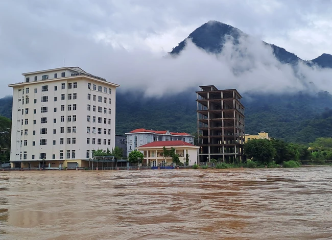 Lũ trên sông Lô, sông Cầu, sông Thương tiếp tục lên - Ảnh 1.